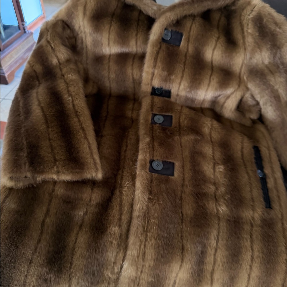 Luxurious Brown Faux Fur Coat - Picture 12 of 12